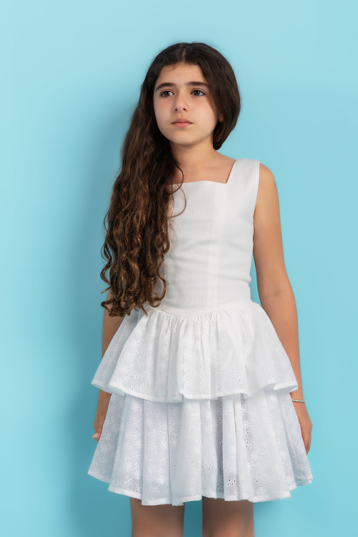 Ruffle dress in white