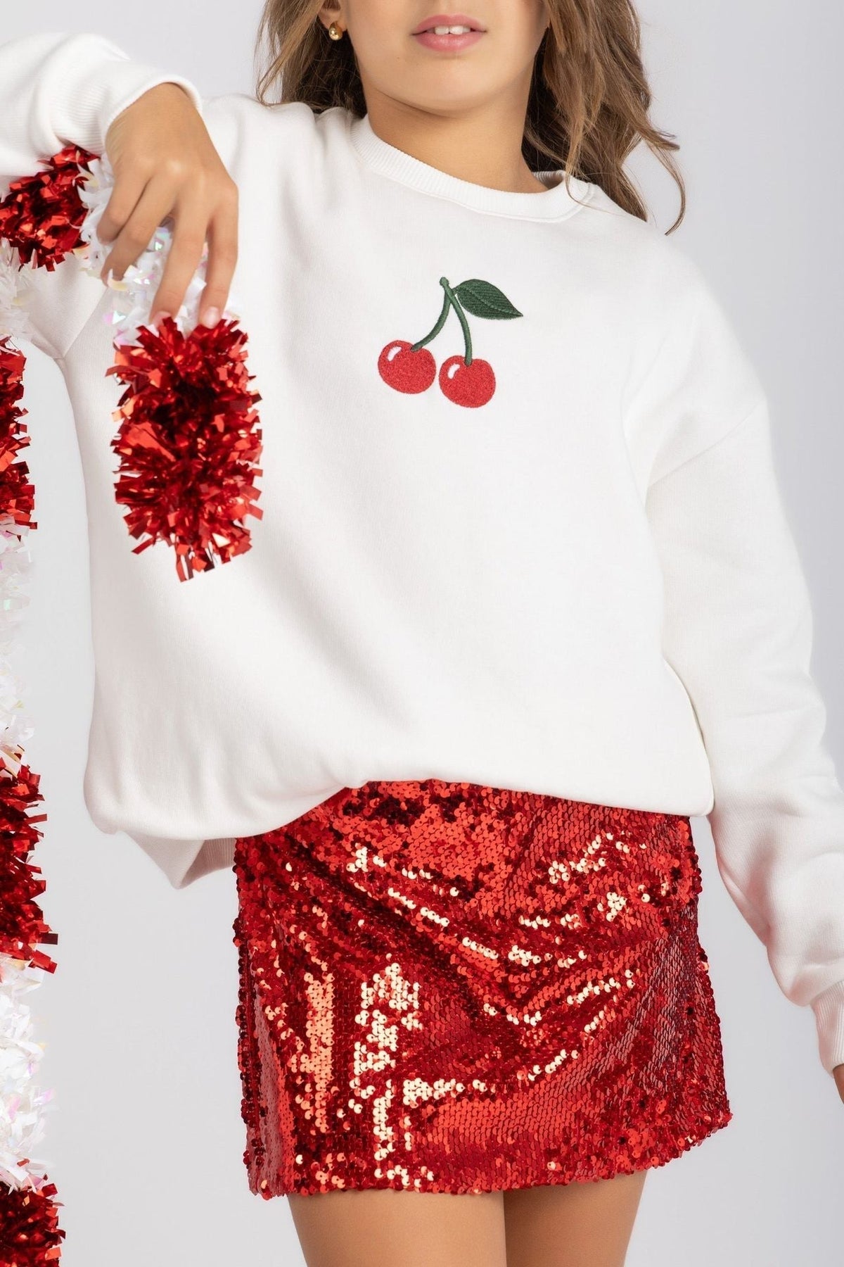 Cherry crewneck in white