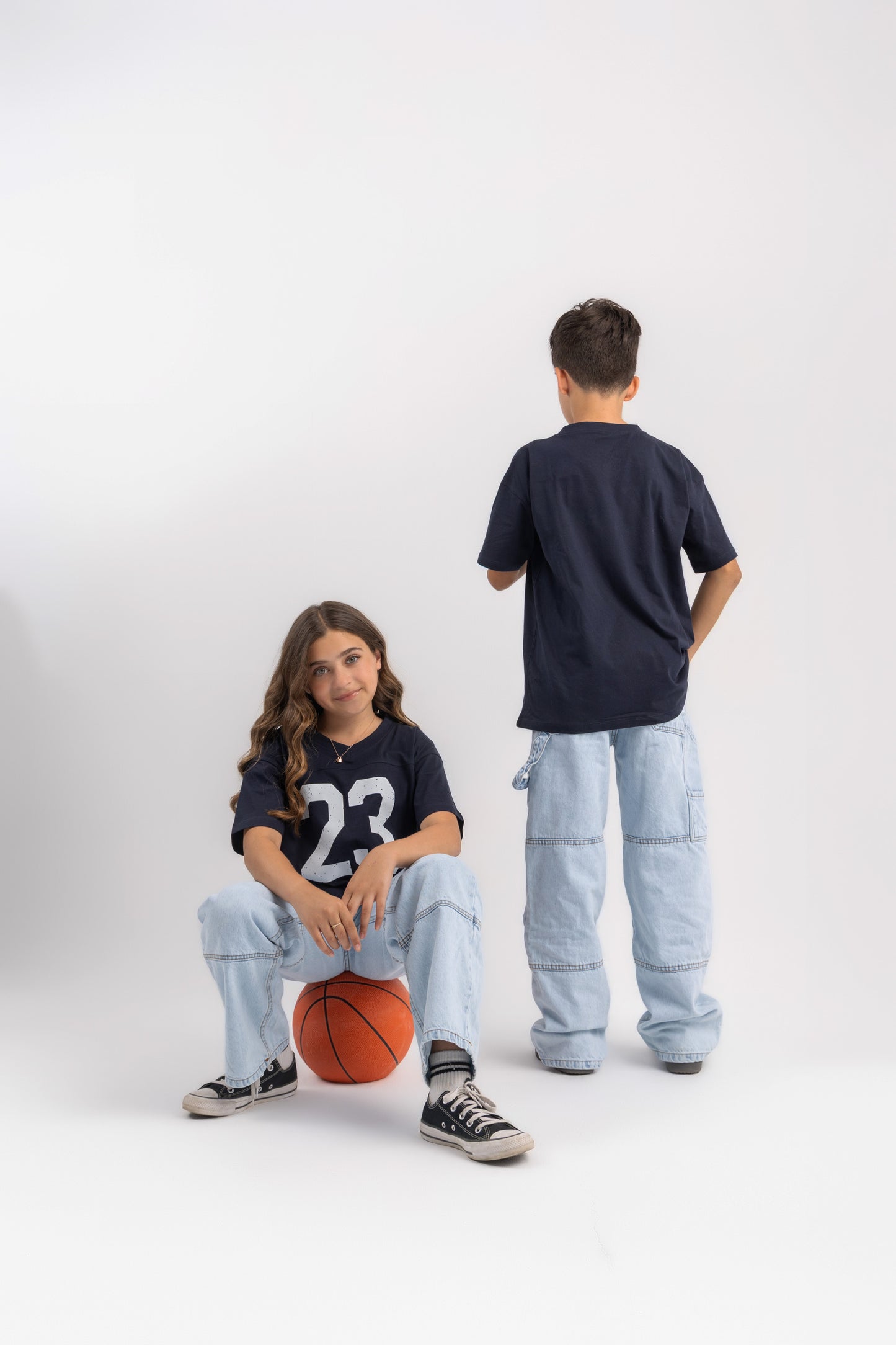 Unisex Milusa V-Neck Jersey in Navy